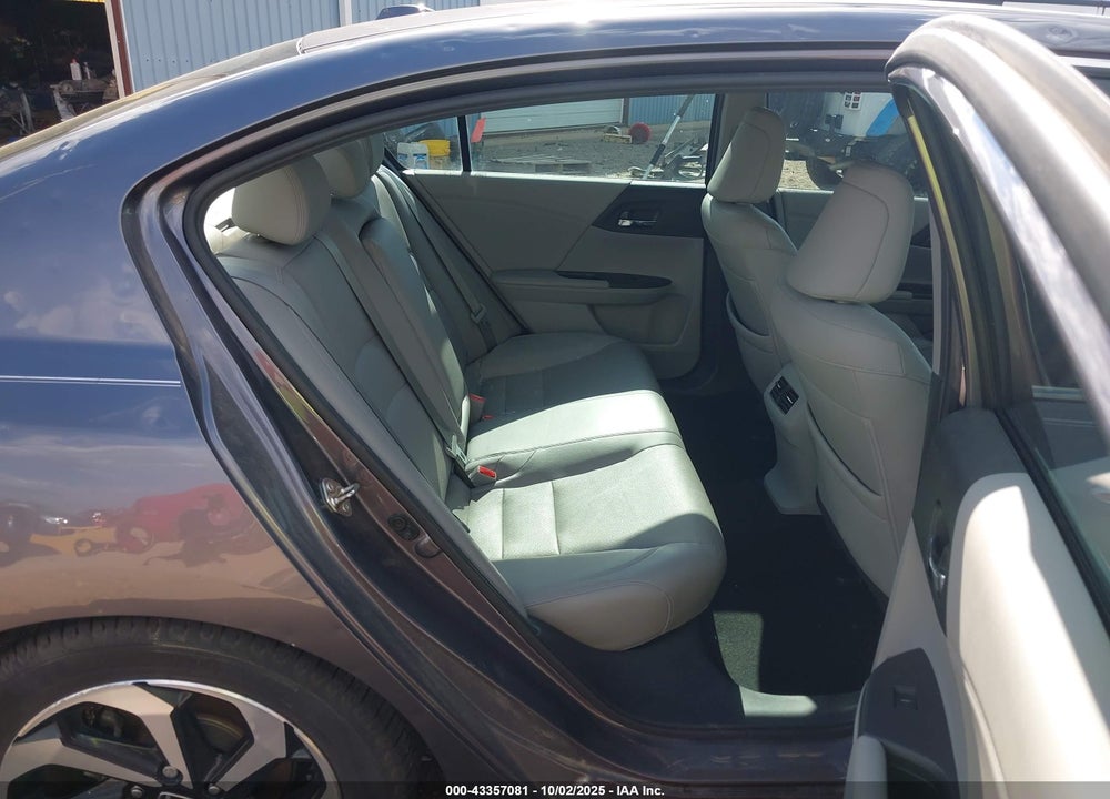 2016 HONDA ACCORD EX-L VIN: 1HGCR2F92GA132574