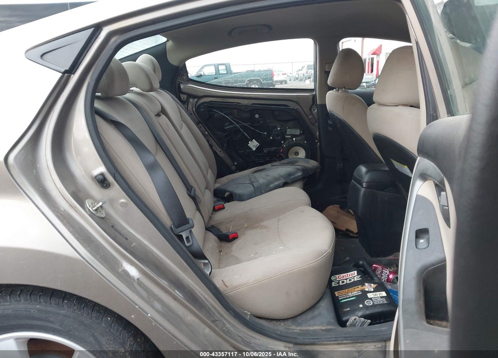 2014 HYUNDAI ELANTRA VIN: 5NPDH4AE7EH530939