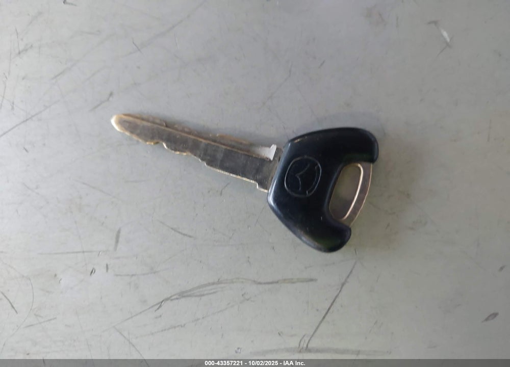 2002 MAZDA 626 LX VIN: 1YVGF22C525269384