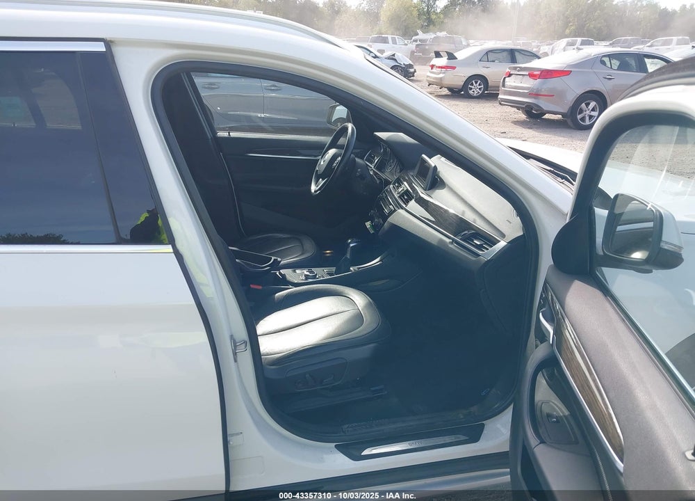2017 BMW X1 XDRIVE28I VIN: WBXHT3C32H5F80843