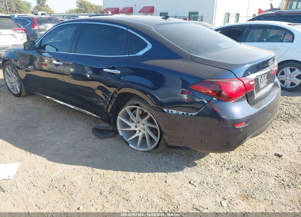2018 INFINITI Q70L 3.7 LUXE VIN: JN1BY1PP1JM330690