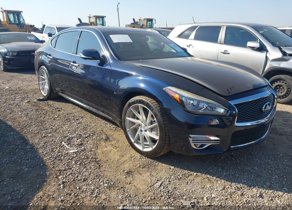 2018 INFINITI Q70L 3.7 LUXE VIN: JN1BY1PP1JM330690