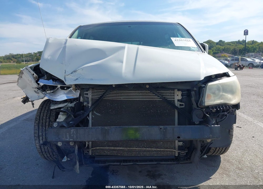 2013 DODGE GRAND CARAVAN VIN: 2C4RDGCG6DR520244
