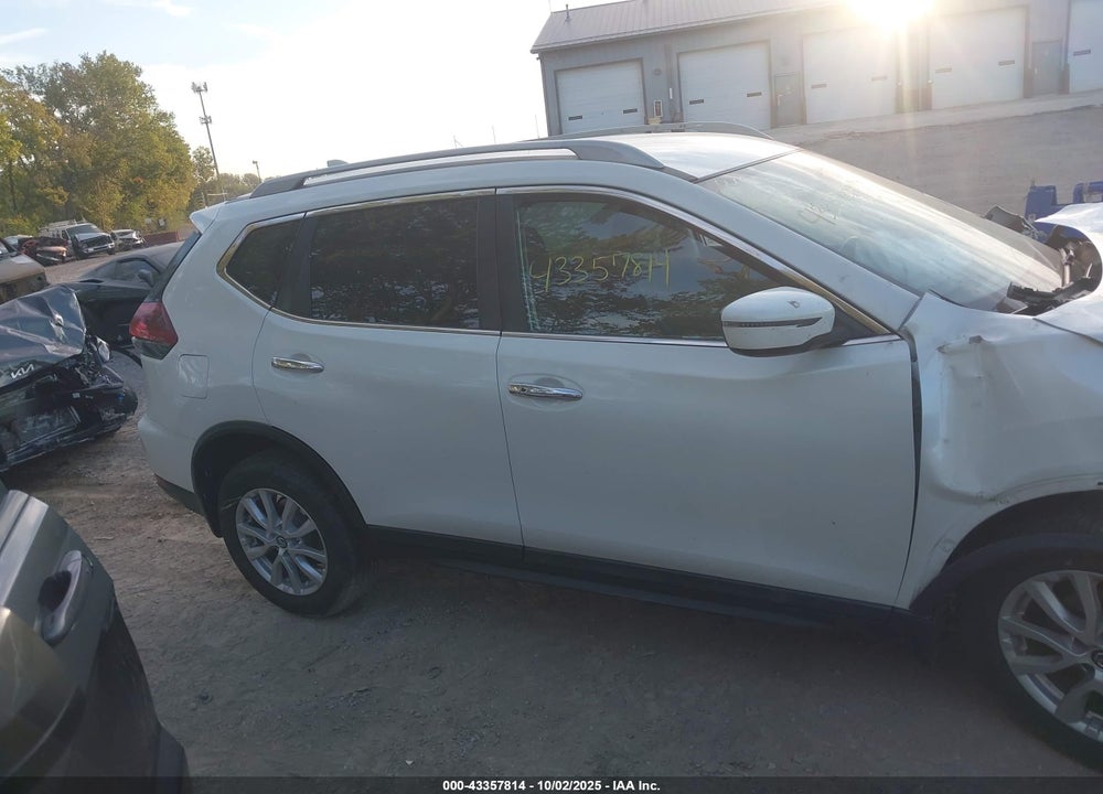 2018 NISSAN ROGUE VIN: 5N1AT2MV8JC818729