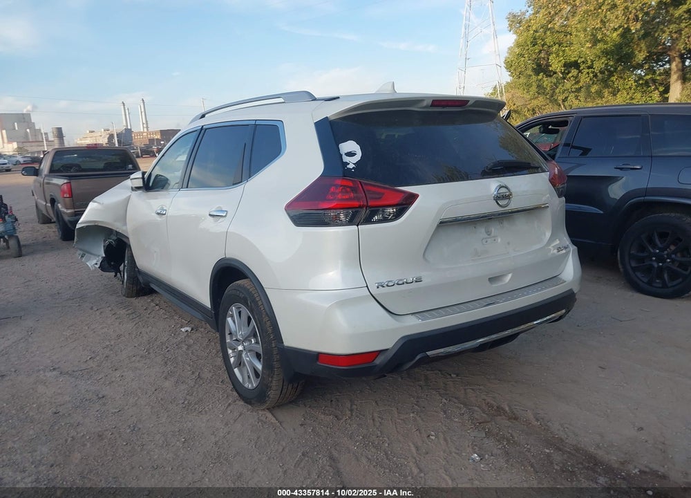 2018 NISSAN ROGUE VIN: 5N1AT2MV8JC818729