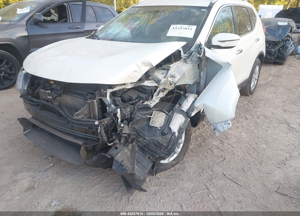 2018 NISSAN ROGUE VIN: 5N1AT2MV8JC818729