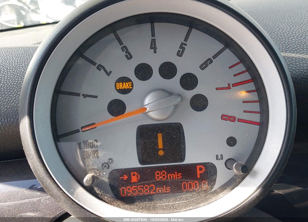 2009 MINI COOPER VIN: WMWMF33549TT69655