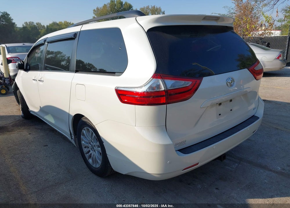 2015 TOYOTA SIENNA XLE PREMIUM 8 PASSENGER VIN: 5TDYK3DC0FS675100