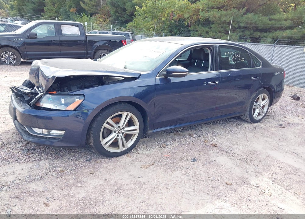 2012 VOLKSWAGEN PASSAT VIN: 1VWBM7A37CC047184