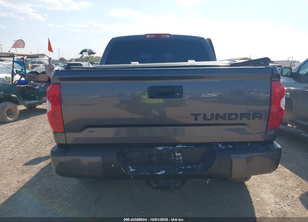 2017 TOYOTA TUNDRA PLATINUM 5.7L V8 VIN: 5TFAW5F19HX639853