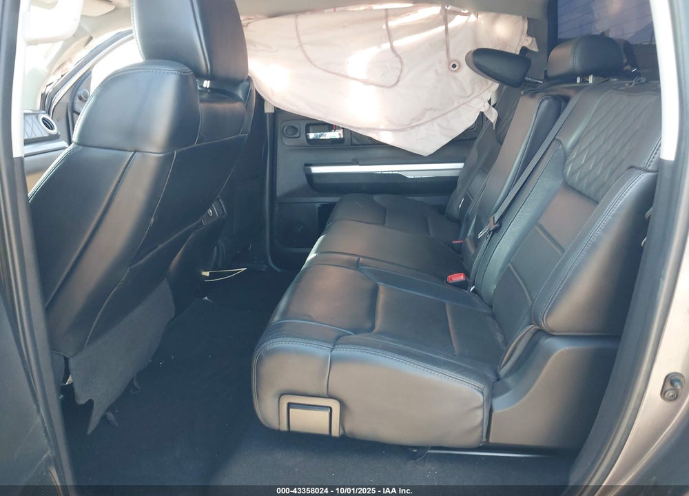 2017 TOYOTA TUNDRA PLATINUM 5.7L V8 VIN: 5TFAW5F19HX639853