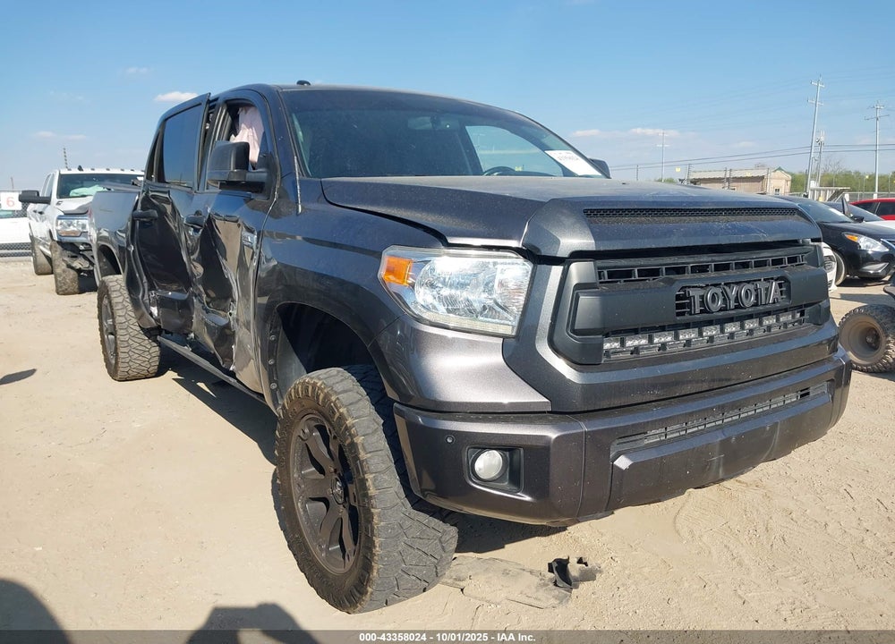 2017 TOYOTA TUNDRA PLATINUM 5.7L V8 VIN: 5TFAW5F19HX639853