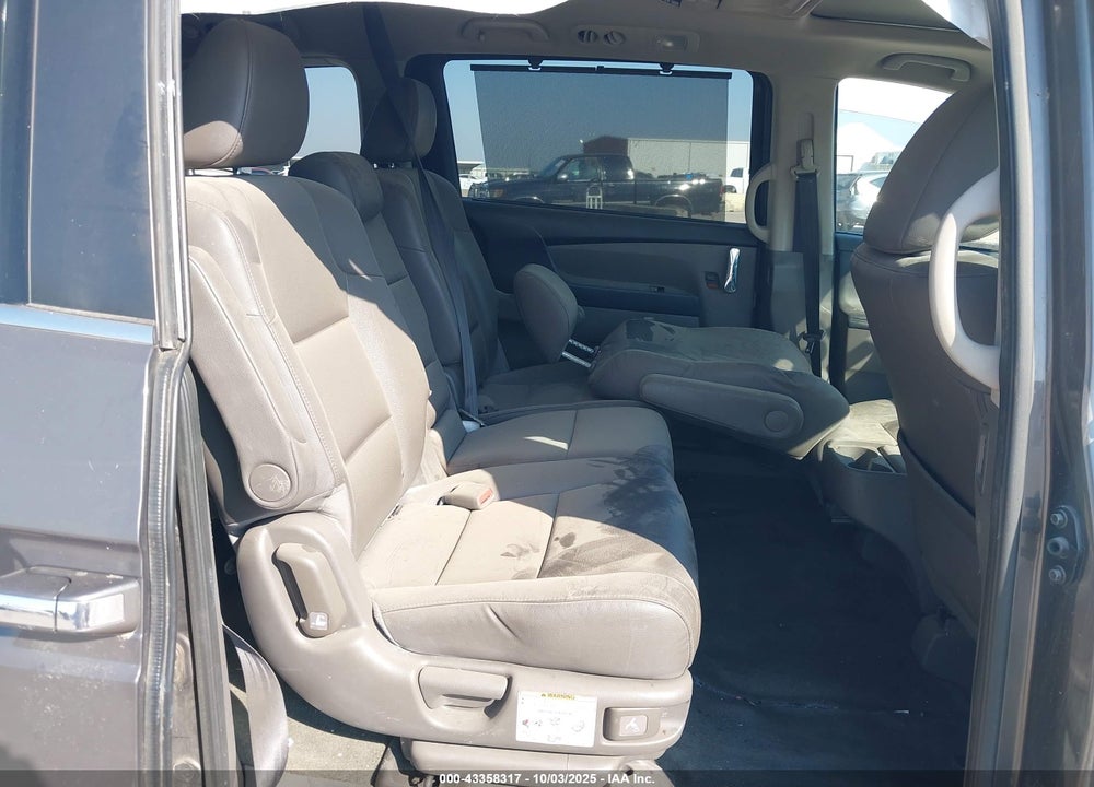 2016 HONDA ODYSSEY EX-L VIN: 5FNRL5H60GB147449