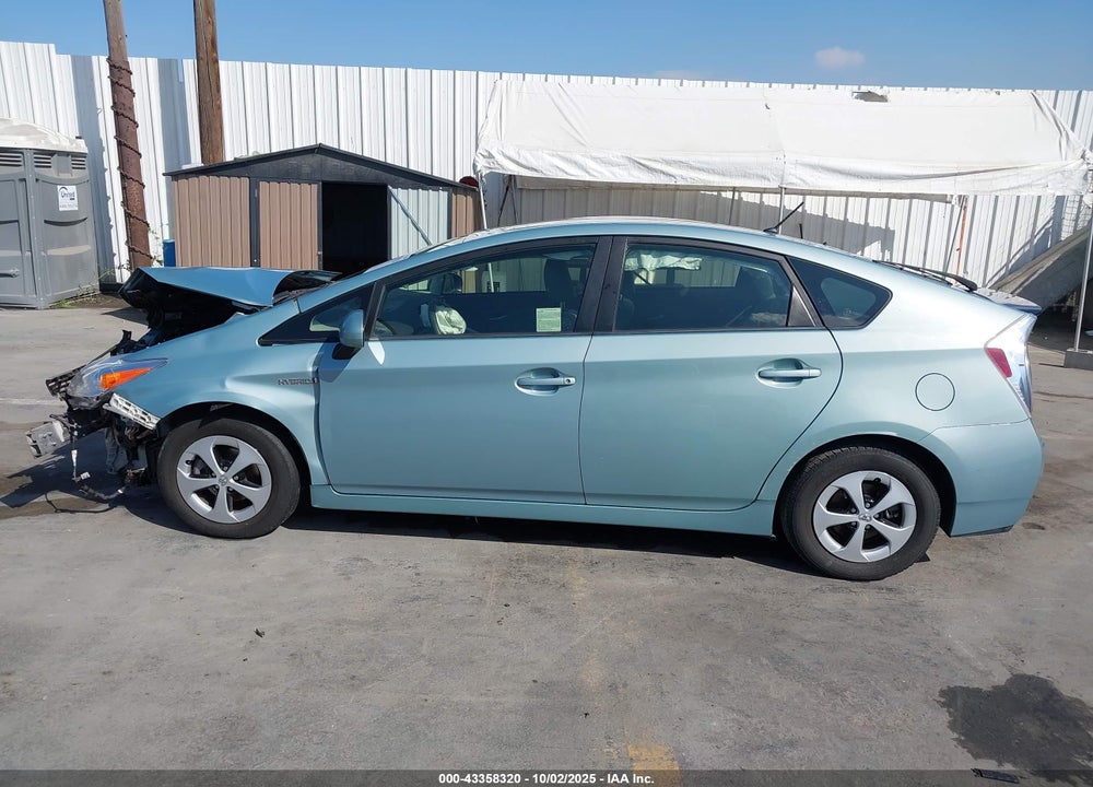 2015 TOYOTA PRIUS VIN: JTDKN3DU2F1993996