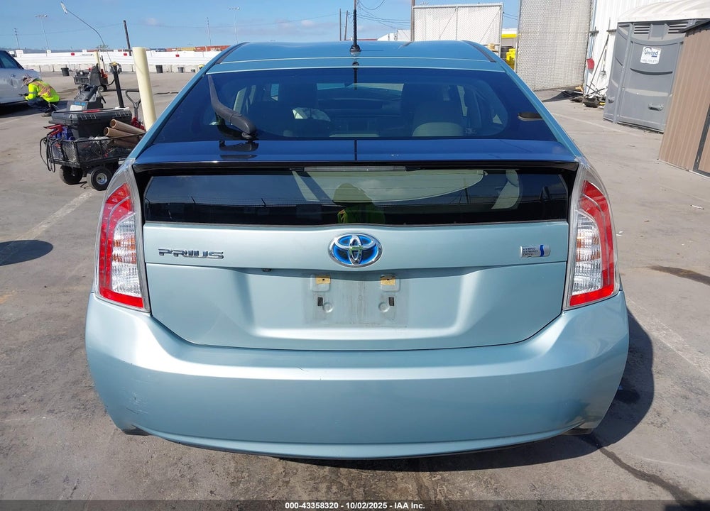 2015 TOYOTA PRIUS VIN: JTDKN3DU2F1993996