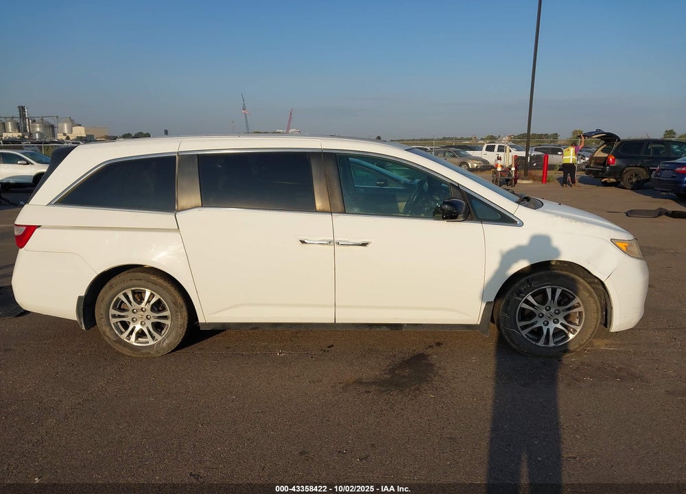 2011 HONDA ODYSSEY EX-L VIN: 5FNRL5H63BB002401