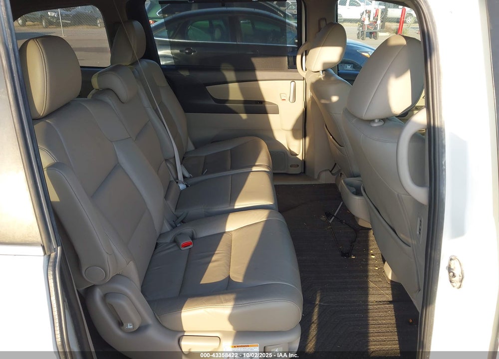 2011 HONDA ODYSSEY EX-L VIN: 5FNRL5H63BB002401