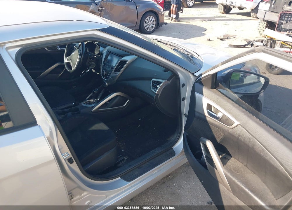 2017 HYUNDAI VELOSTER VIN: KMHTC6AD7HU305732