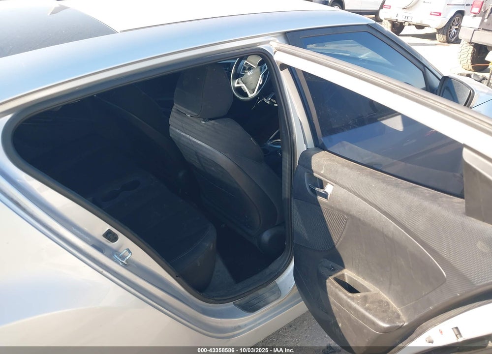 2017 HYUNDAI VELOSTER VIN: KMHTC6AD7HU305732