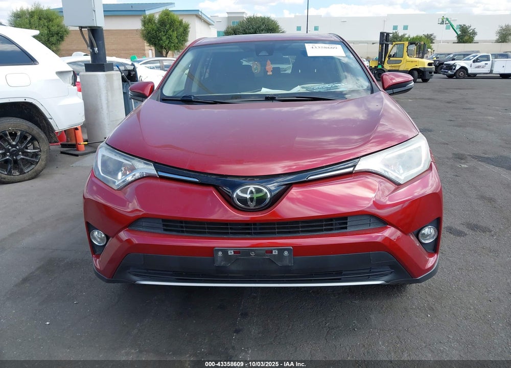 2018 TOYOTA RAV4 XLE VIN: JTMWFREV1JD110468