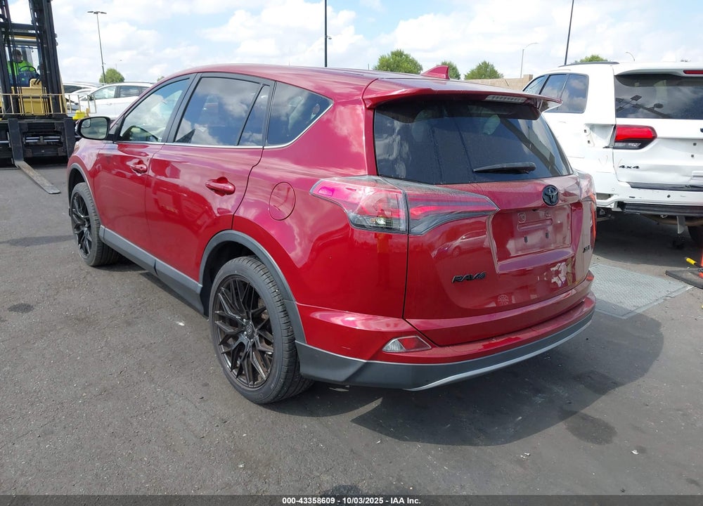 2018 TOYOTA RAV4 XLE VIN: JTMWFREV1JD110468