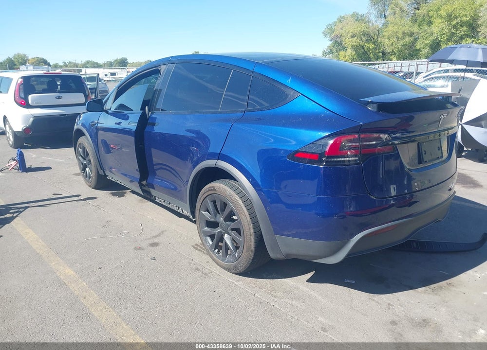 2022 TESLA MODEL X VIN: 7SAXCDE58NF350182