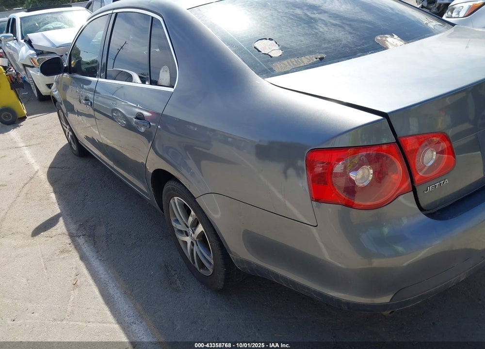 2005 VOLKSWAGEN JETTA 2.5 VIN: 3VWDG71K15M620735