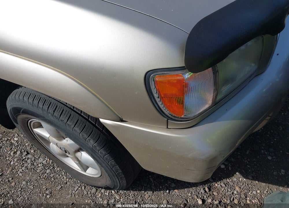 2002 NISSAN PATHFINDER SE VIN: JN8DR09Y42W727565