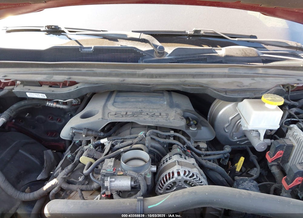 2019 RAM 1500 LAIE  4X4 6'4 BOX VIN: 1C6SRFDT8KN797245