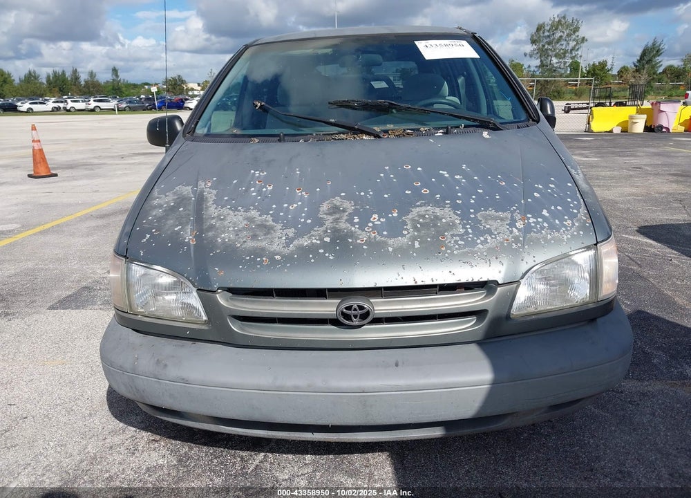 1998 TOYOTA SIENNA VIN: 4T3ZF13C2WU083596