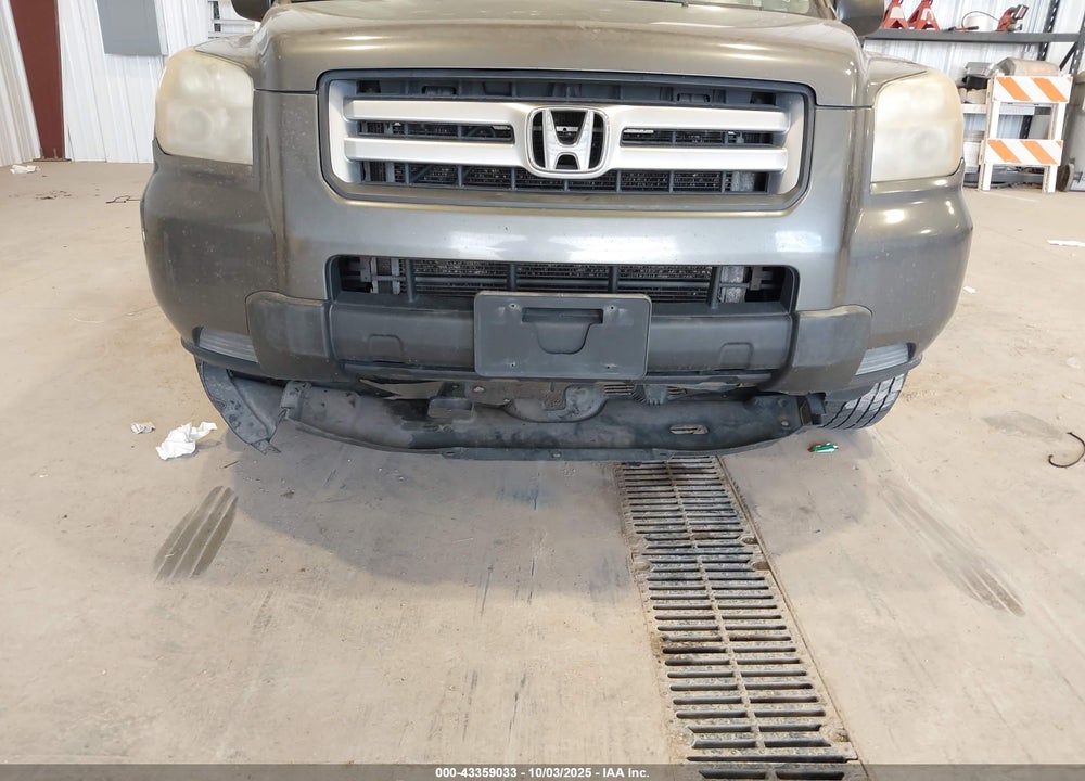 2007 HONDA PILOT VIN: 2HKYF181X7H500636