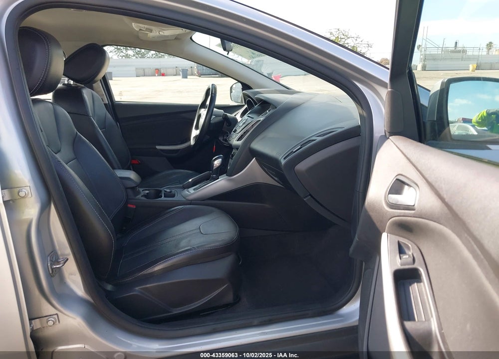 2014 FORD FOCUS VIN: 1FADP3F28EL325949