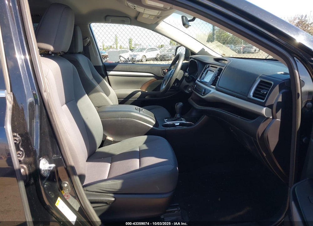 2016 TOYOTA HIGHLANDER LE VIN: 5TDZARFH0GS021167