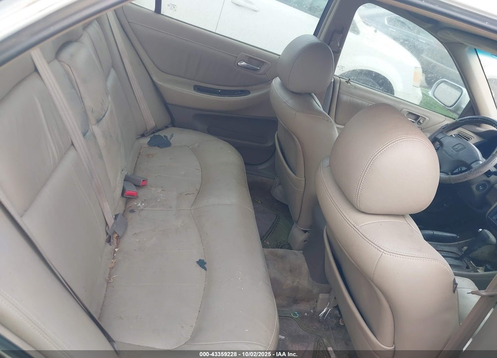 2002 HONDA ACCORD 3.0 EX VIN: 1HGCG16592A040755