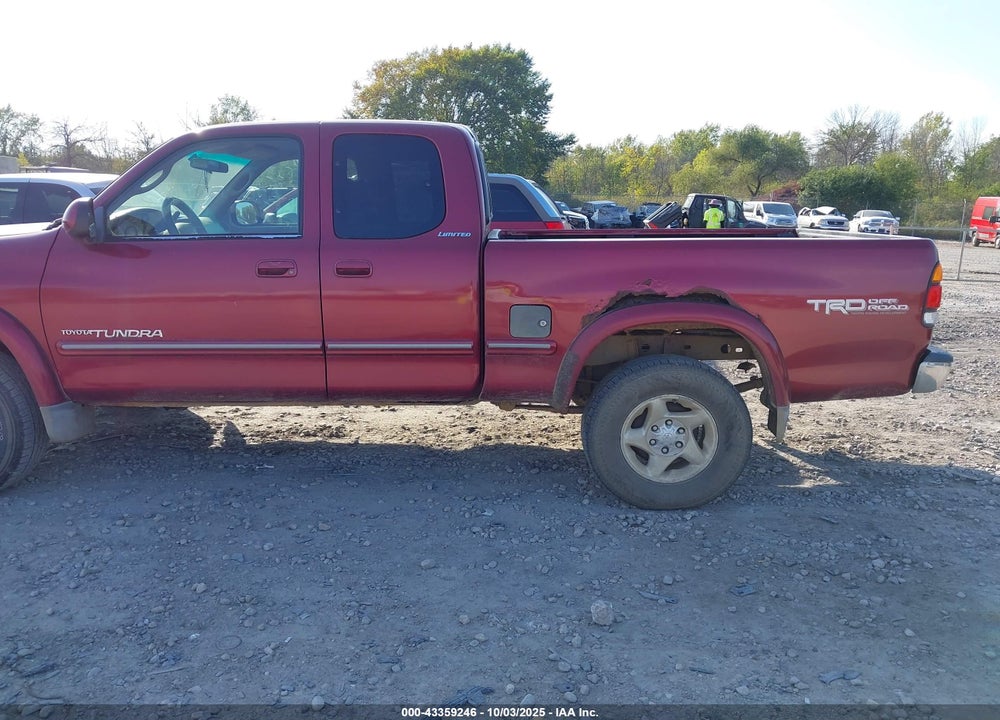 2000 TOYOTA TUNDRA LTD V8 VIN: 5TBBT4818YS108680