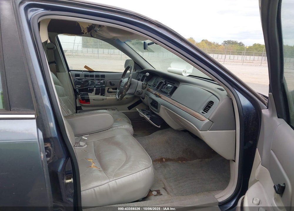 1997 FORD CROWN VICTORIA LX VIN: 2FALP74W1VX177655