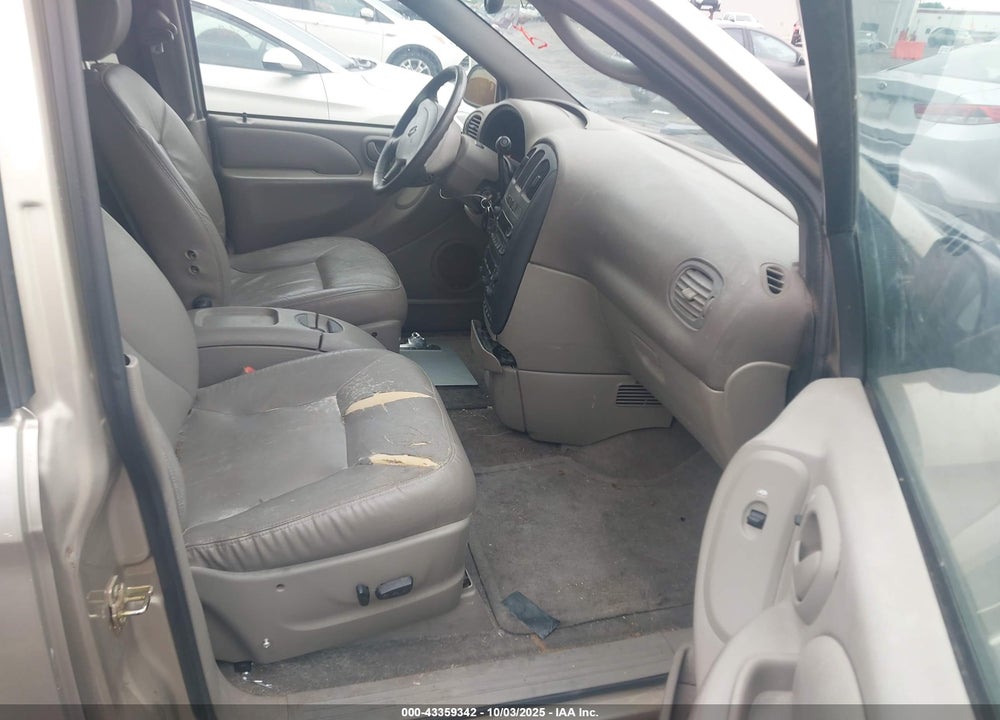 2002 DODGE GRAND CARAVAN VIN: 2B4GP54LX2R696089