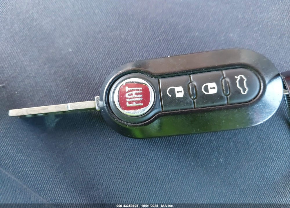 2015 FIAT 500E VIN: 3C3CFFGE2FT570243