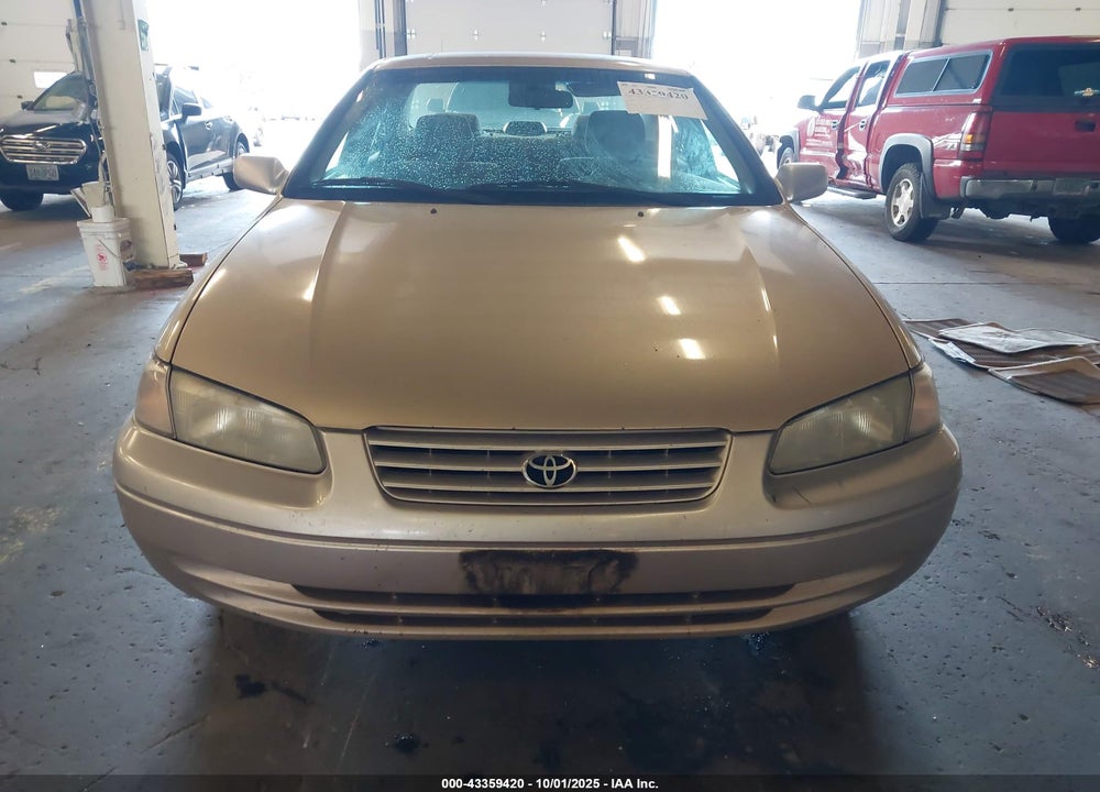 1999 TOYOTA CAMRY LE VIN: JT2BG22K0X0312711