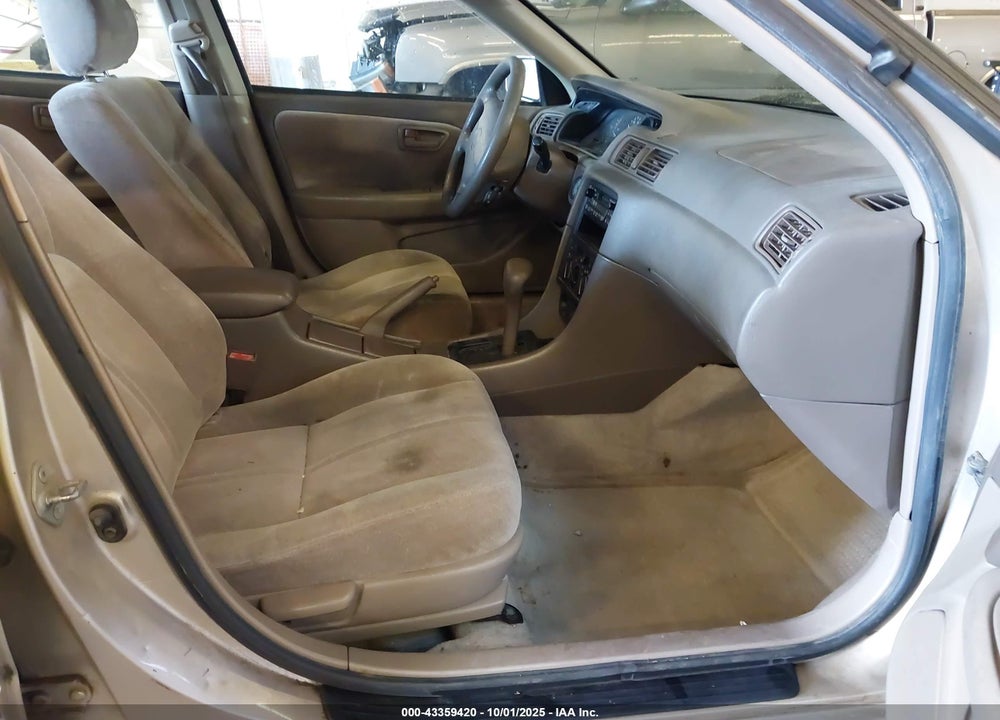 1999 TOYOTA CAMRY LE VIN: JT2BG22K0X0312711