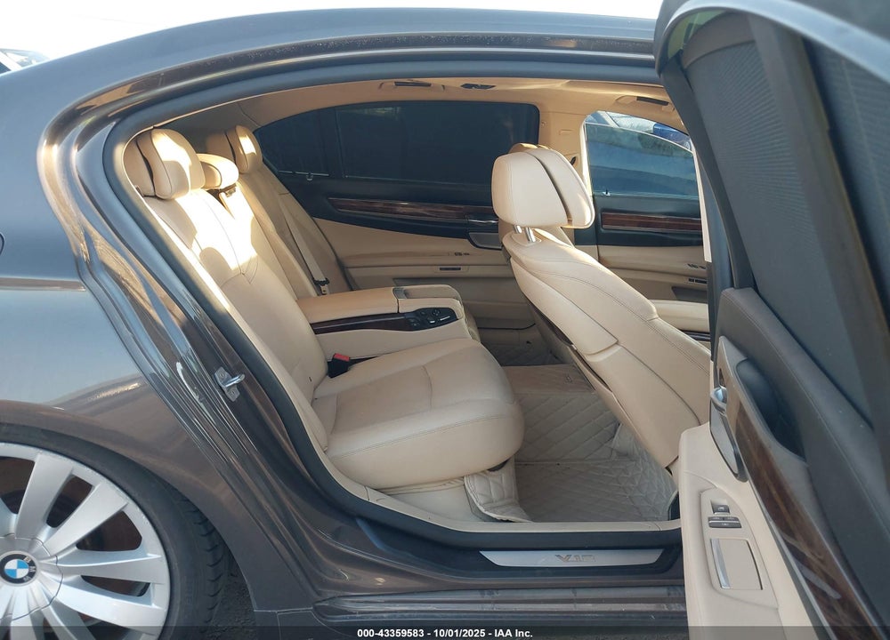 2015 BMW 7 SERIES VIN: WBAYG0C54FDZ04857