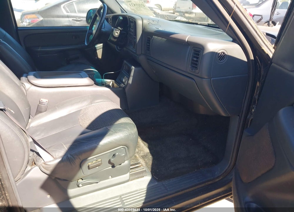 2002 CHEVROLET AVALANCHE 1500 VIN: 3GNEK13T82G152545