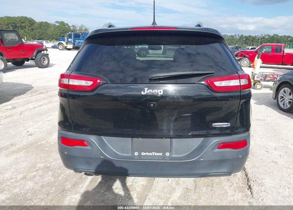 2018 JEEP CHEROKEE LATITUDE FWD VIN: 1C4PJLCB4JD595102