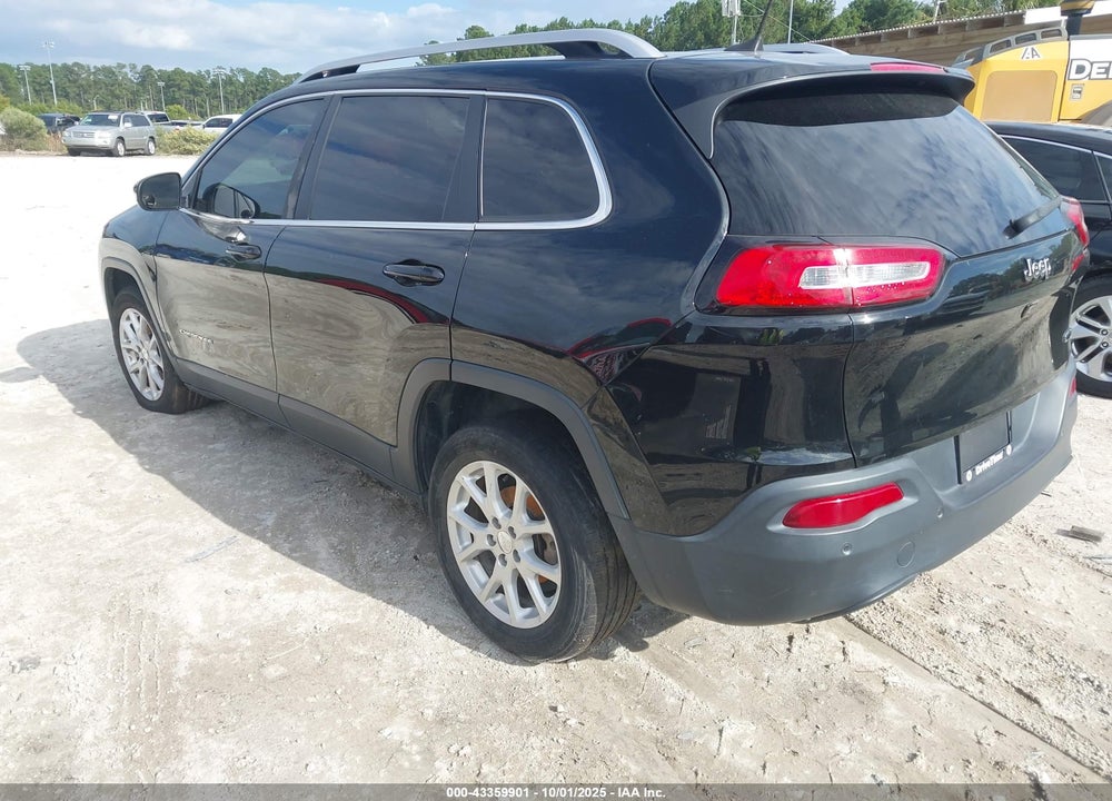 2018 JEEP CHEROKEE LATITUDE FWD VIN: 1C4PJLCB4JD595102
