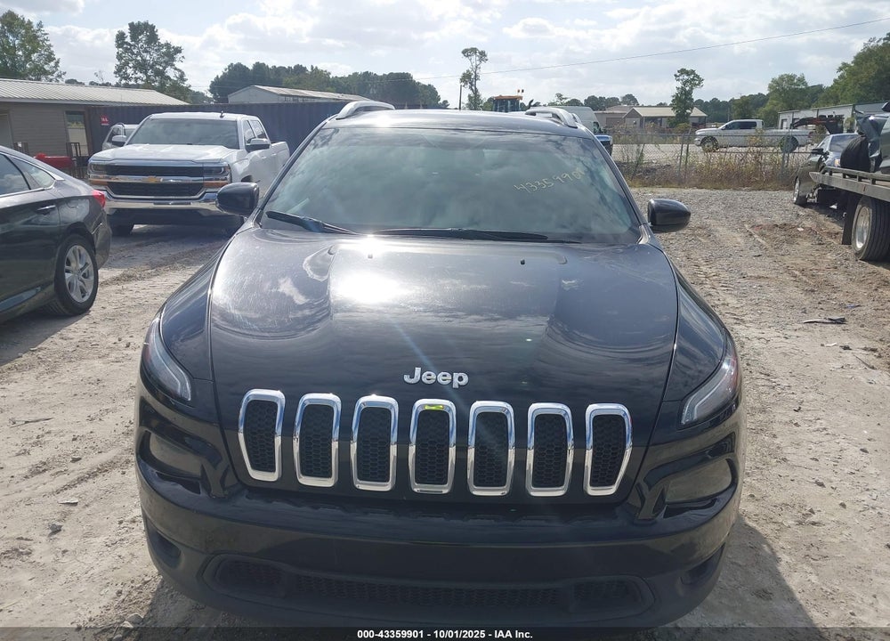 2018 JEEP CHEROKEE LATITUDE FWD VIN: 1C4PJLCB4JD595102