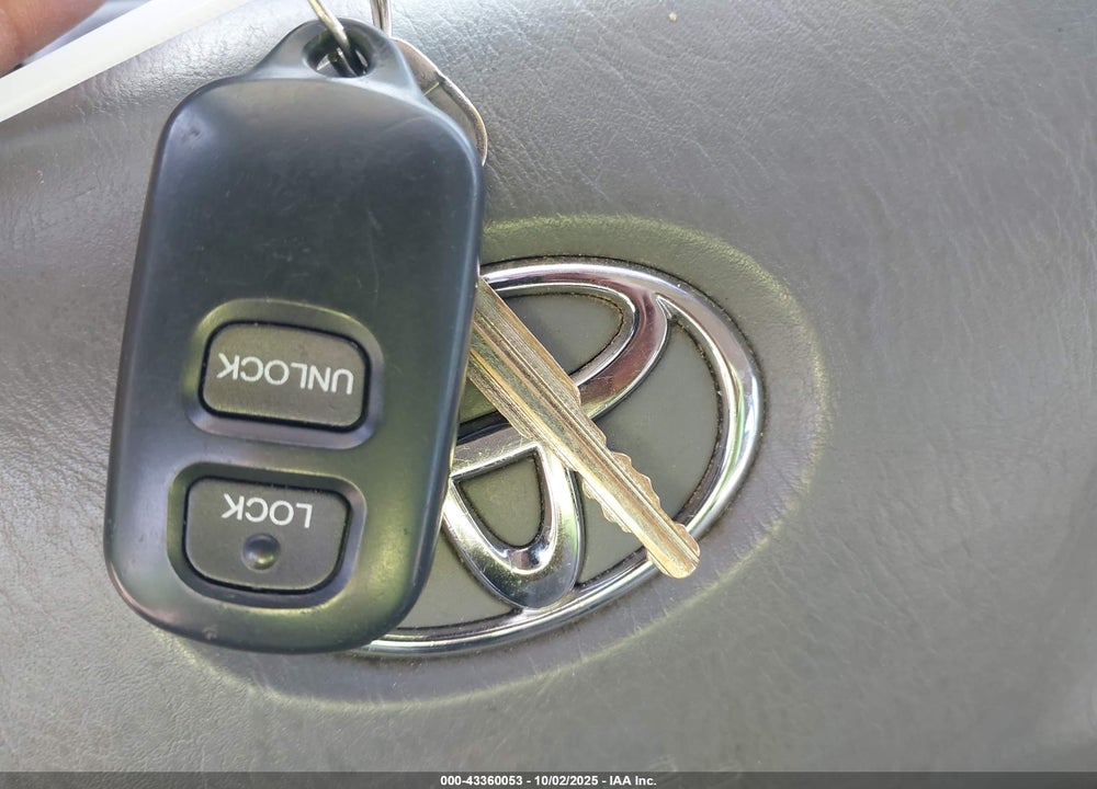 2004 TOYOTA CAMRY LE VIN: 4T1BE32K24U812615