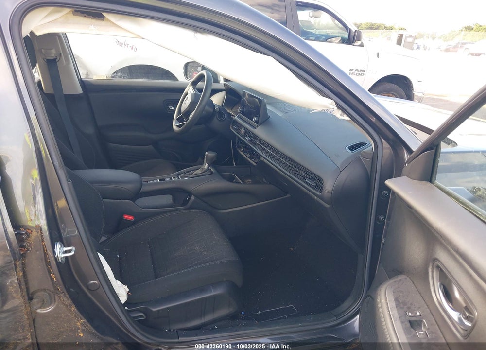2024 HONDA HR-V 2WD LX VIN: 3CZRZ1H34RM715563