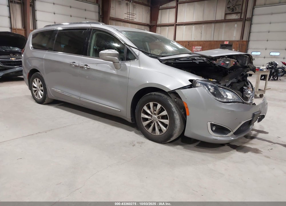 2019 CHRYSLER PACIFICA TOURING L VIN: 2C4RC1BG2KR507747