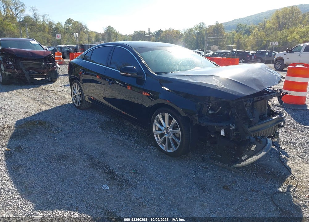 2017 VOLVO S60 INSCRIPTION T5 PLATINUM VIN: LYV402HM1HB126502