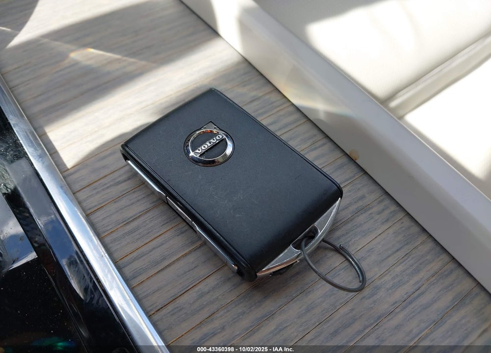 2022 VOLVO XC60 B5 INSCRIPTION VIN: YV4L12RL8N1080911